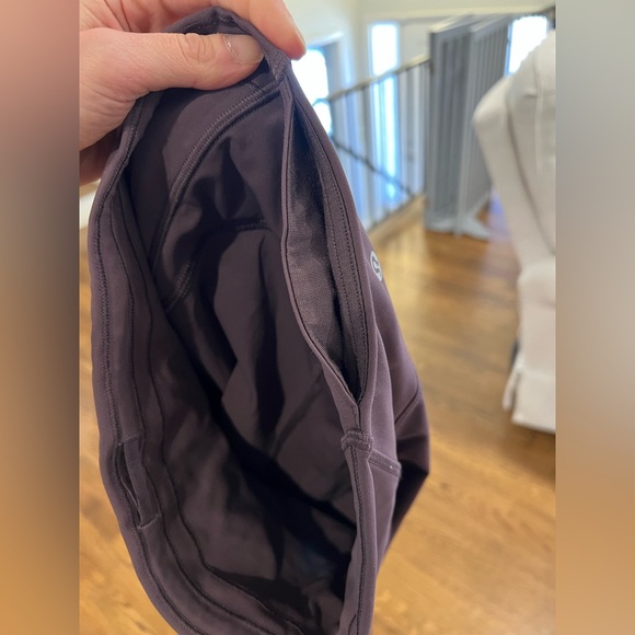 Lululemon size 4 deep purple leggings - Picture 9 of 9